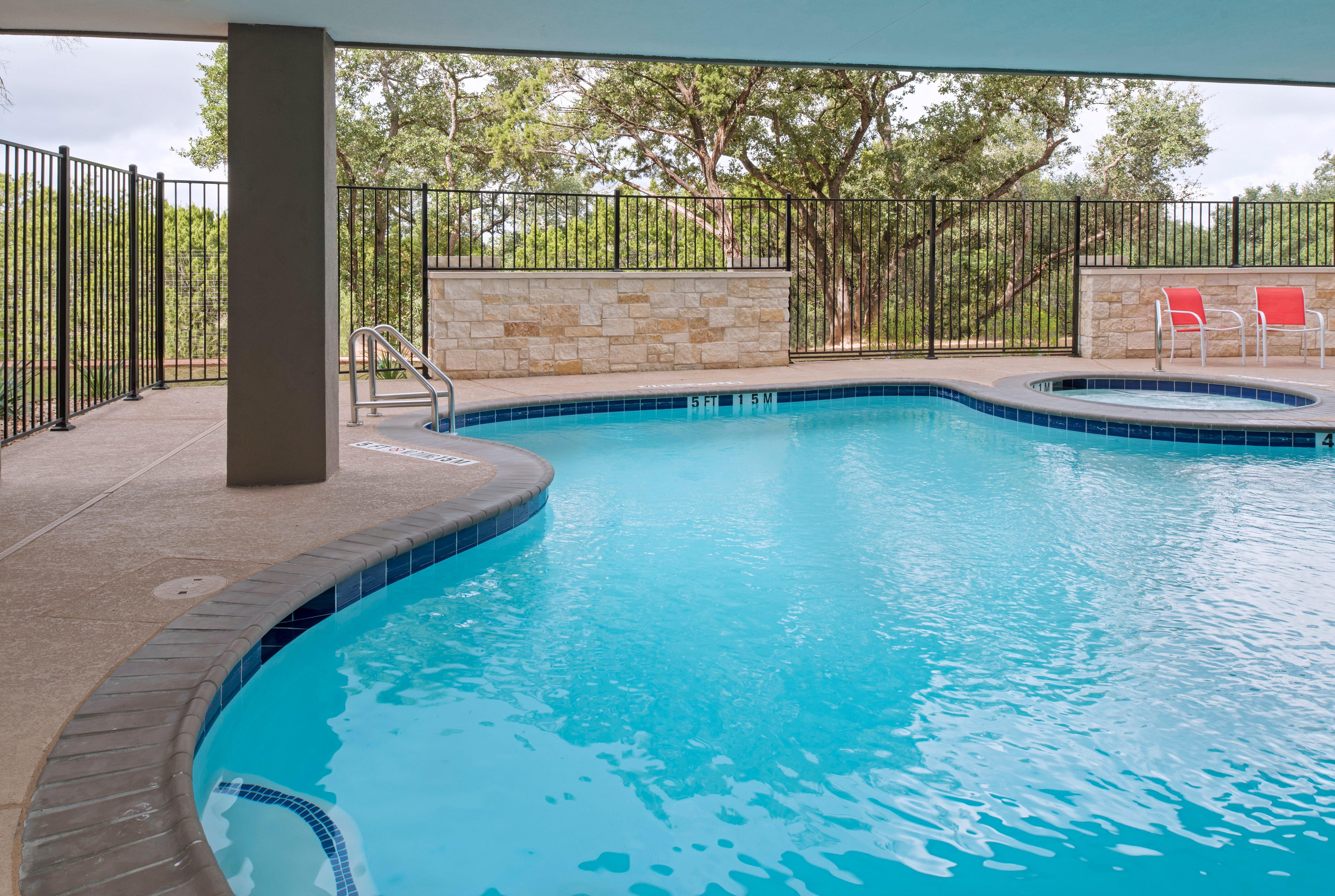 Holiday Inn Express & Suites Austin Nw - Four Points By Ihg Bagian luar foto