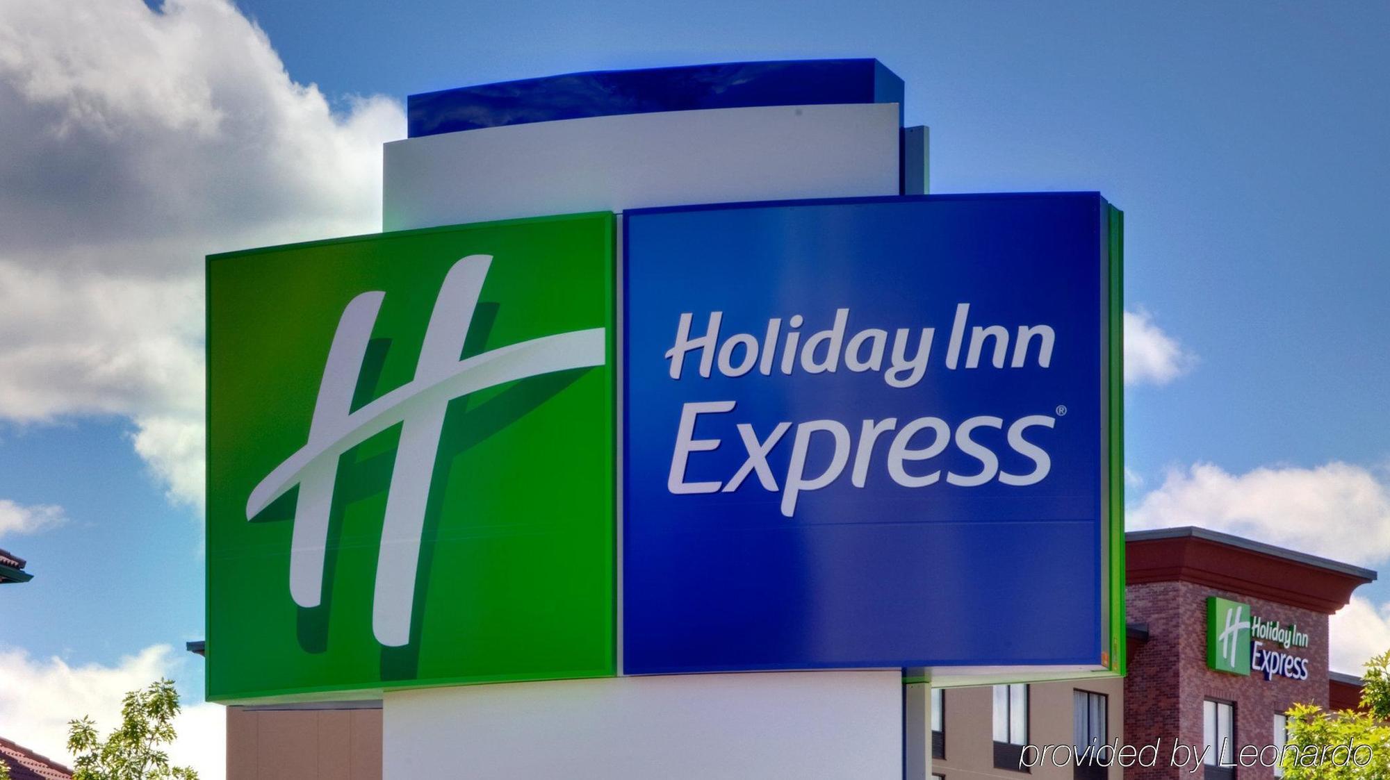Holiday Inn Express & Suites Austin Nw - Four Points By Ihg Bagian luar foto